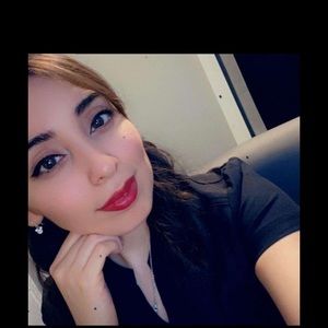 Meet your Posher, Isela